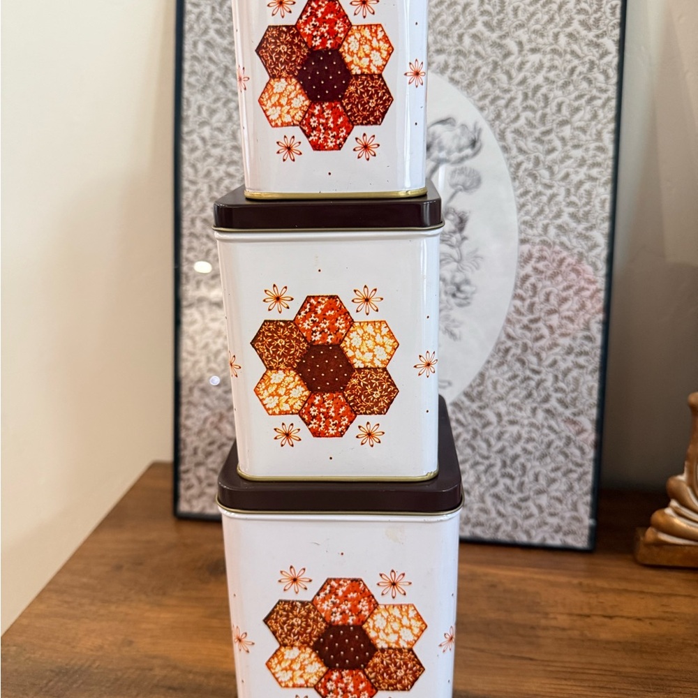 Vintage Floral Hexagon Tin Set